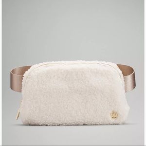 Lululemon Everywhere Fleece Belt Bag